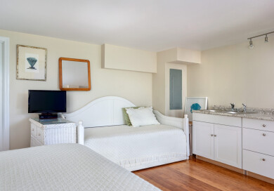 Gallery 143 Jewel Room