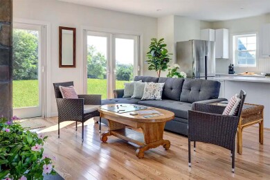 Gallery 199 Whitestone_Cottage_2