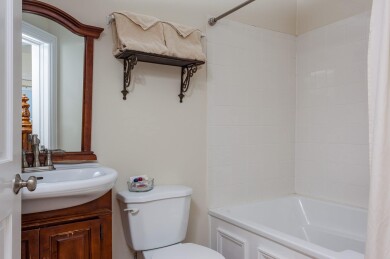 Gallery 119 Sapphire_155_2018