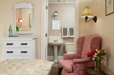 Gallery 81 Blue-Dory-Rooms-Chantilly-5