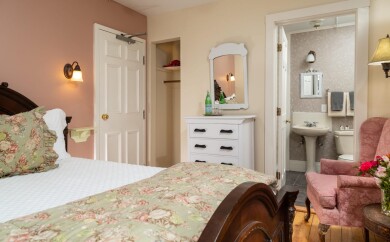 Gallery 31 Blue-Dory-Rooms-Chantilly-4