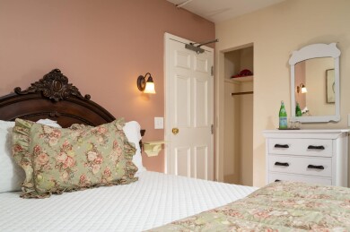 Gallery 15 Blue-Dory-Rooms-Chantilly-6