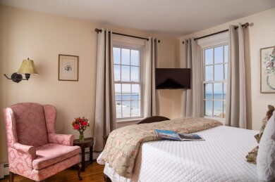 Gallery 61 Blue-Dory-Rooms-Chantilly-1