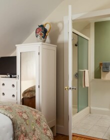 Blue-Dory-Rooms-Queen-Anne-4