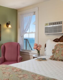 Blue-Dory-Rooms-Queen-Anne-1